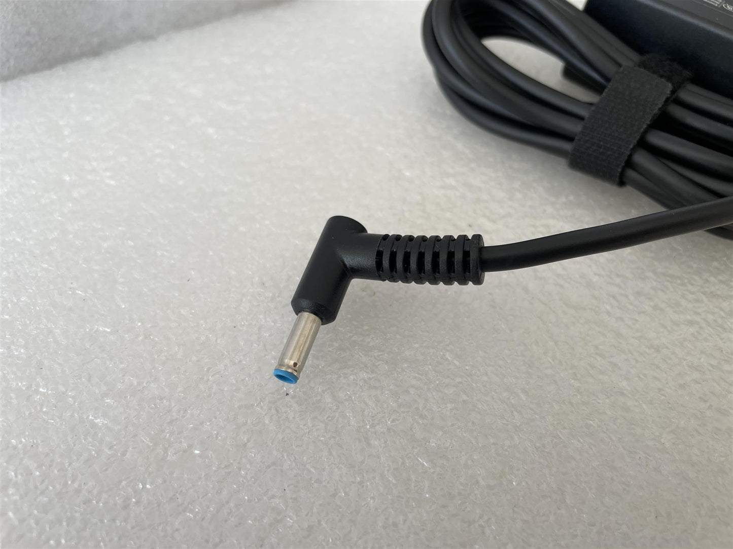 HP 913623-001 L25299-001 AC Adapter 65W Laptop Charger Charging TPN-LA17 NEW