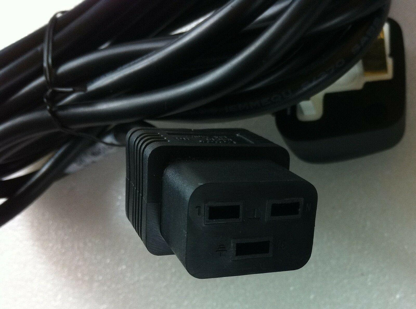Volex HP Server VSC19 HG Heavy Duty UK Main Wire Power Cord Cable IEC 16A