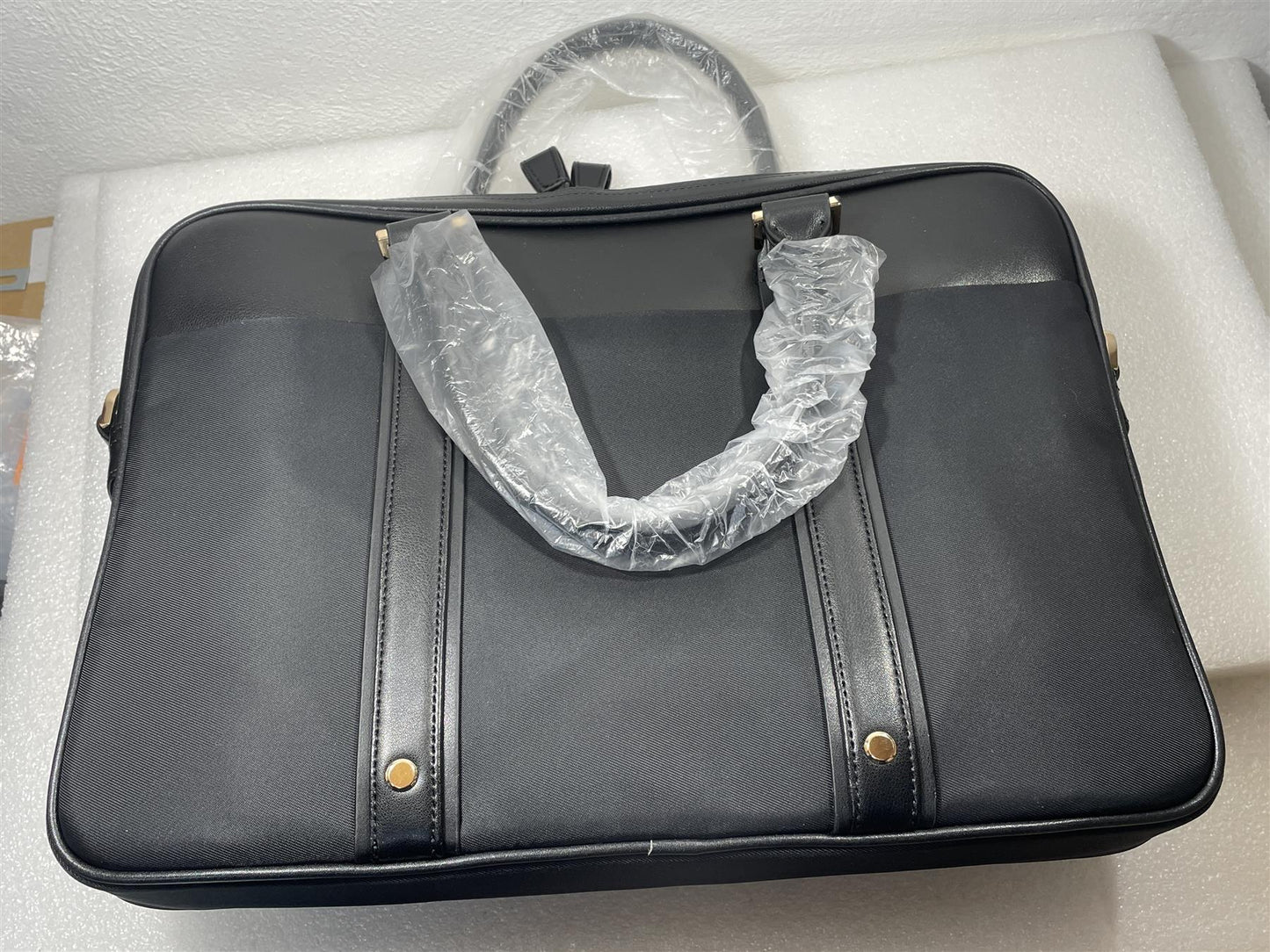 HP 862463-001 2JB97AA Laptop Carrying Case Ladies 14 inch Leather Slim Top Load