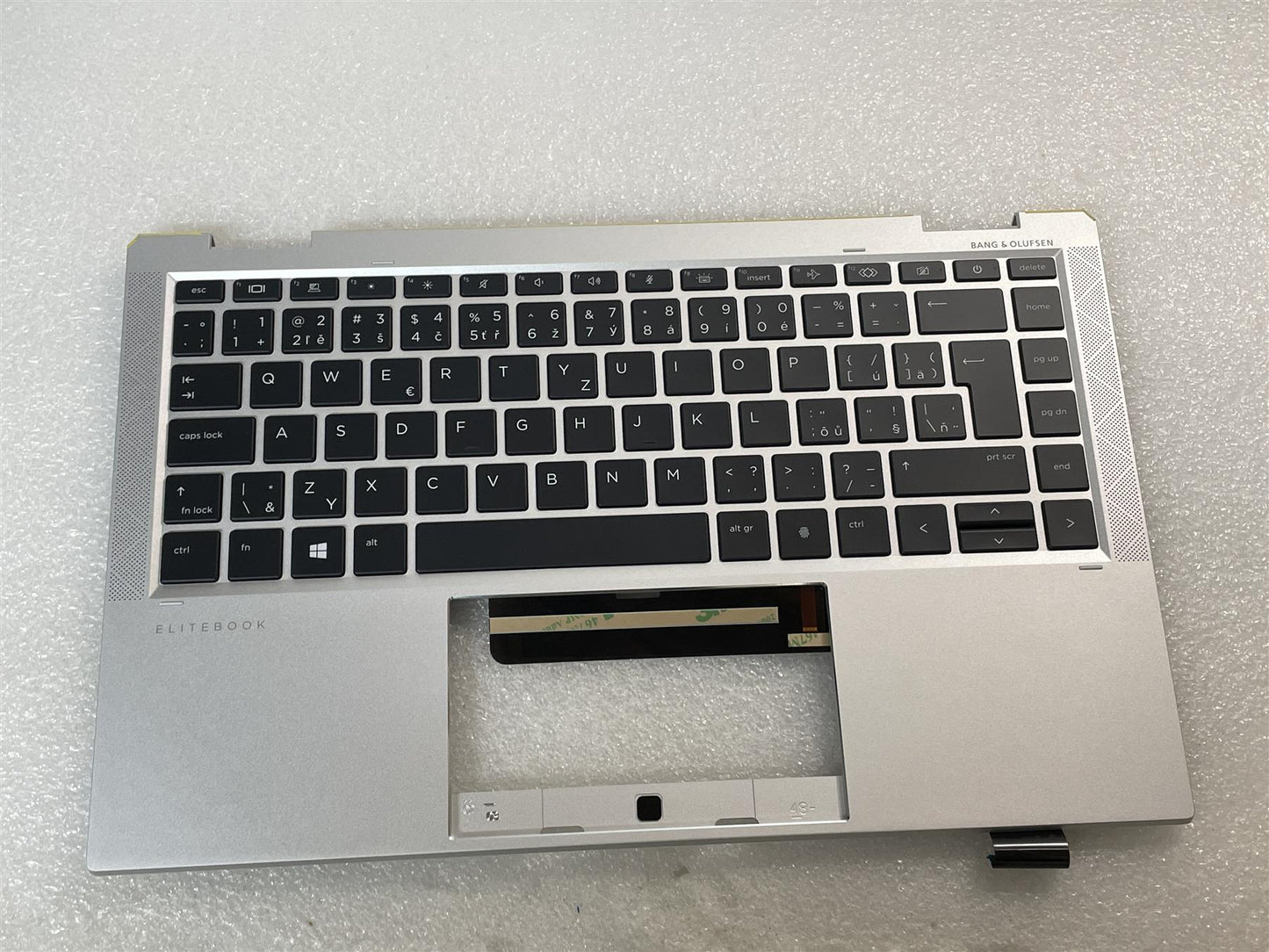 For HP EliteBook x360 1040 G8 M46732-FL1 (sending M46733-FL1 ) Czech Slovakia Palmrest Keyboard NEW