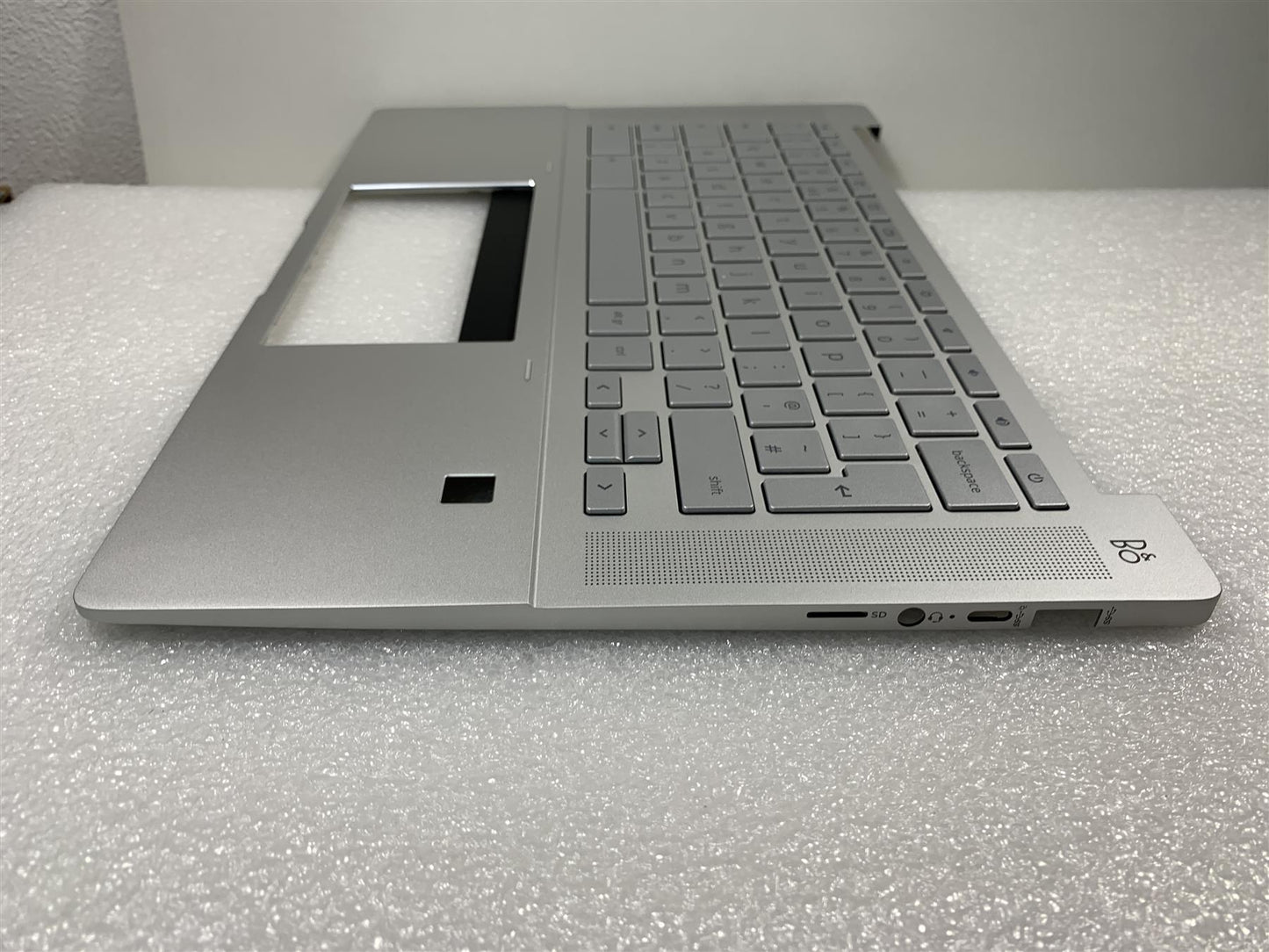 HP Pro c640 Chromebook M03451-031 Palmrest UK English British Keyboard Top Cover