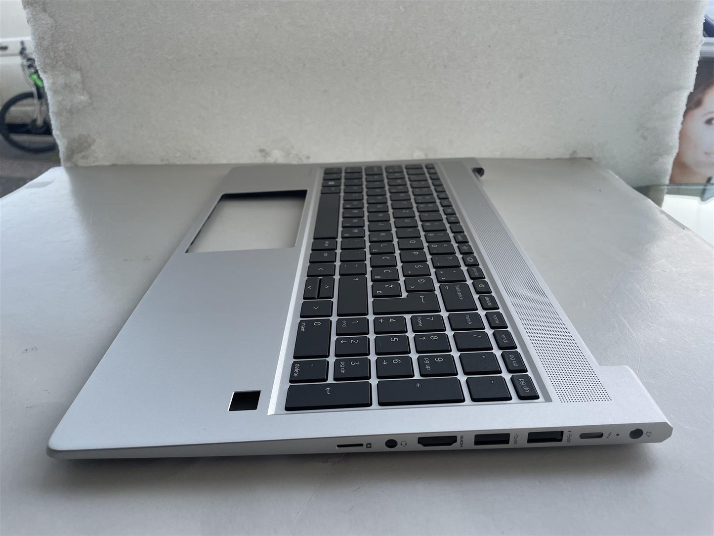 For HP Probook 650 G8 M49547-BA1 Palmrest Top Cover Keyboard Slovenian Slov NEW