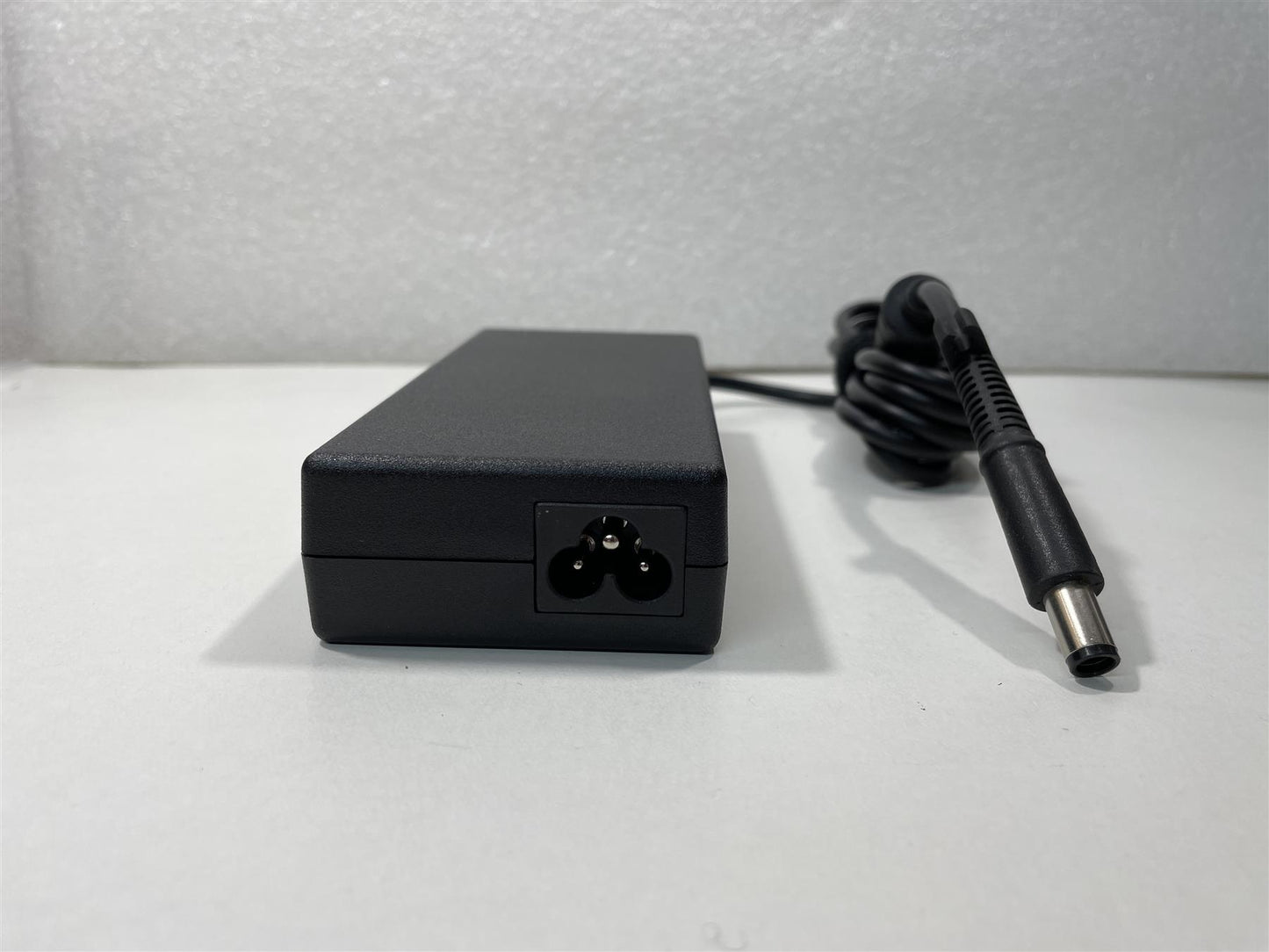 HP 648964-001 866252-003 910846-001 TPC-DA59 19.5V 135W AC Power Adapter Charger