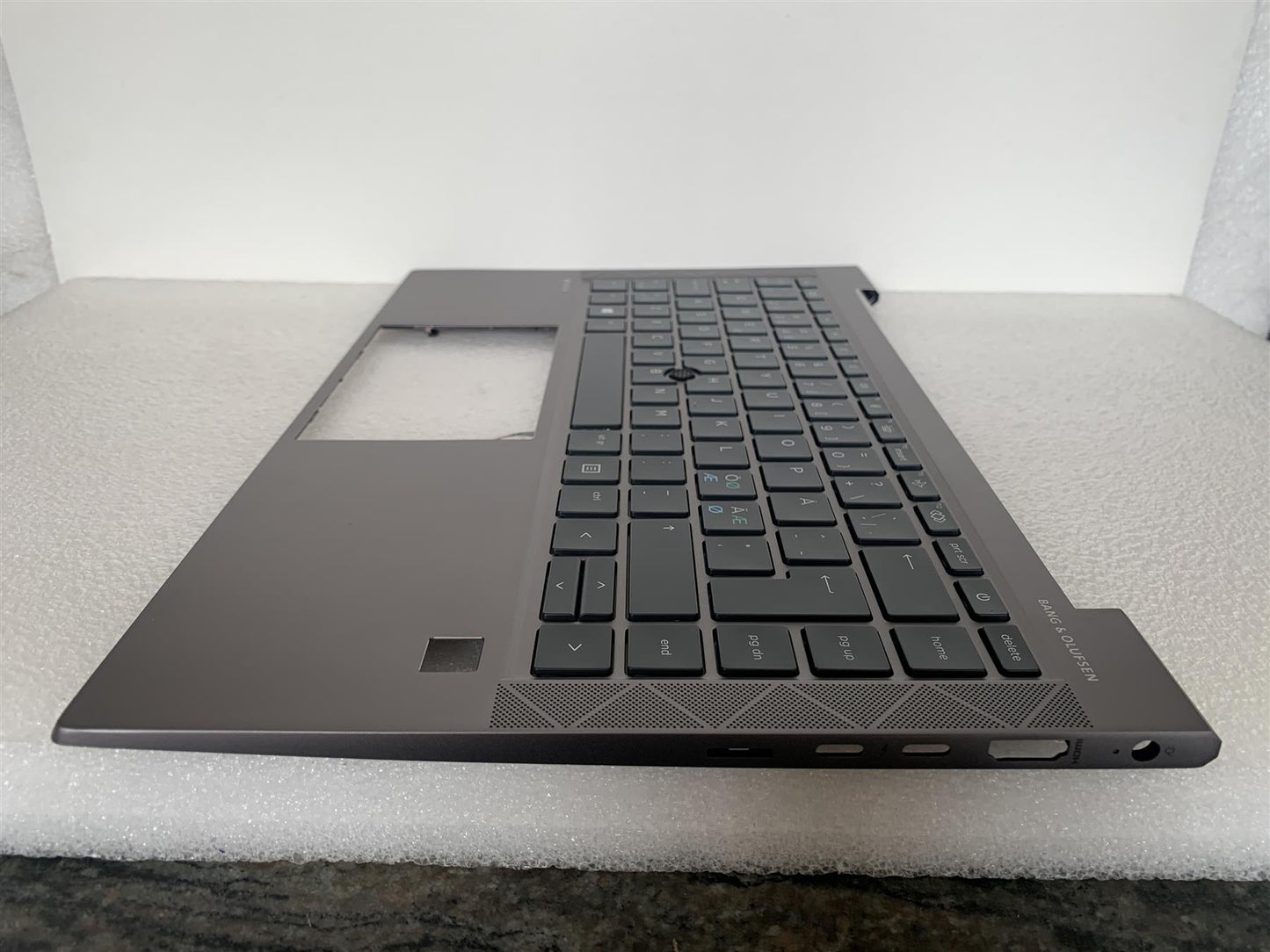 HP ZBook Firefly 14 G8 M07131-DH1 Danish Finnish Norwegian Keyboard Palmrest UMA