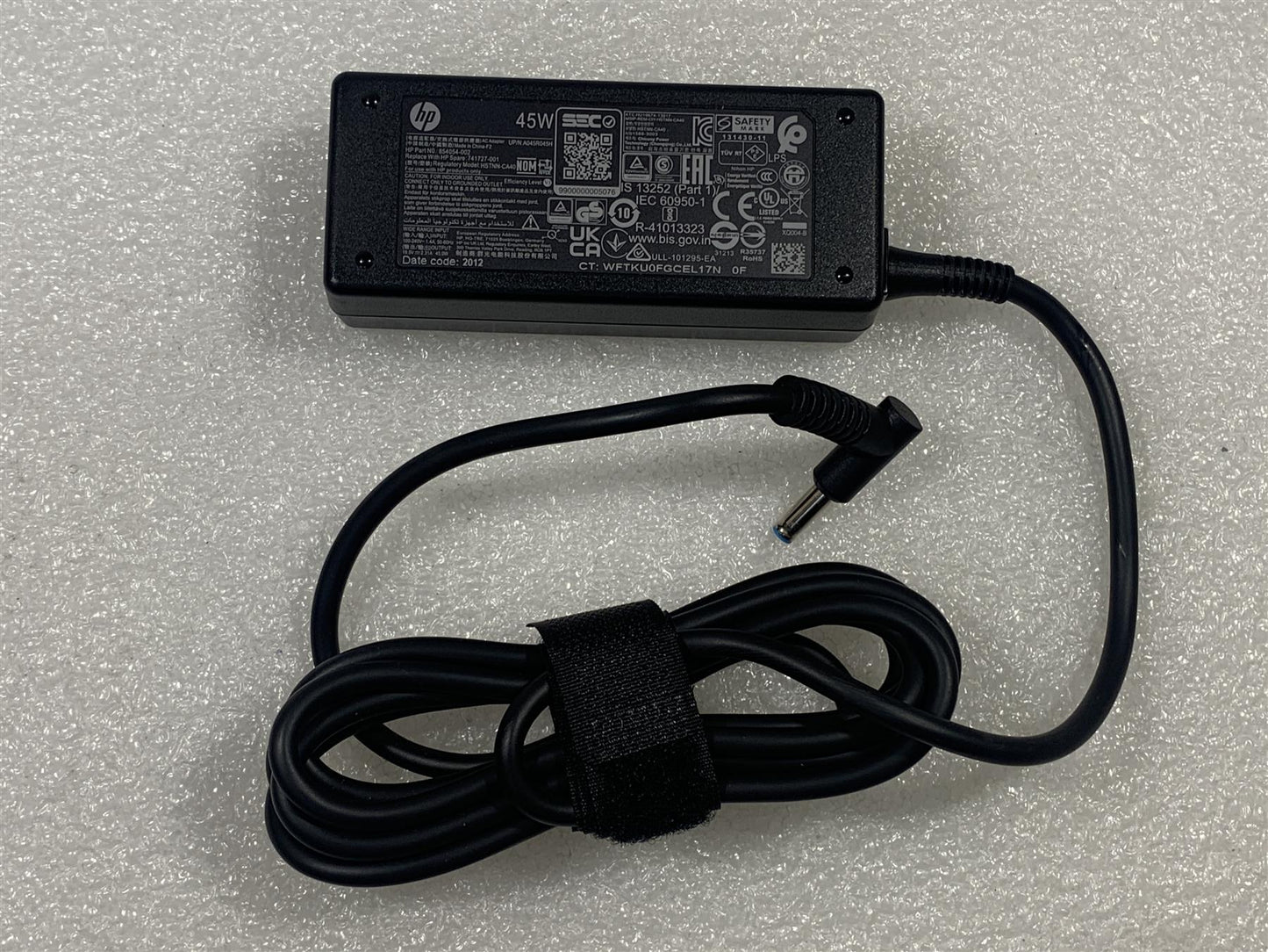 HP 250 G7 6MP37ES 741553-850 854054-002 841727 45W HSTNN-CA40 Power Adapter Adaptor Charger Smart AC power adapter (45 watt) - 4.5mm barrel co + Power cord - C5 connector, 1.0m long, STK Conv (Un