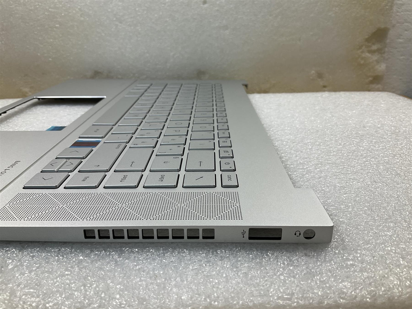 HP ENVY 15-EP Laptop M15553-061 M15198-061 Italy ITALIAN IT Keyboard Palmrest