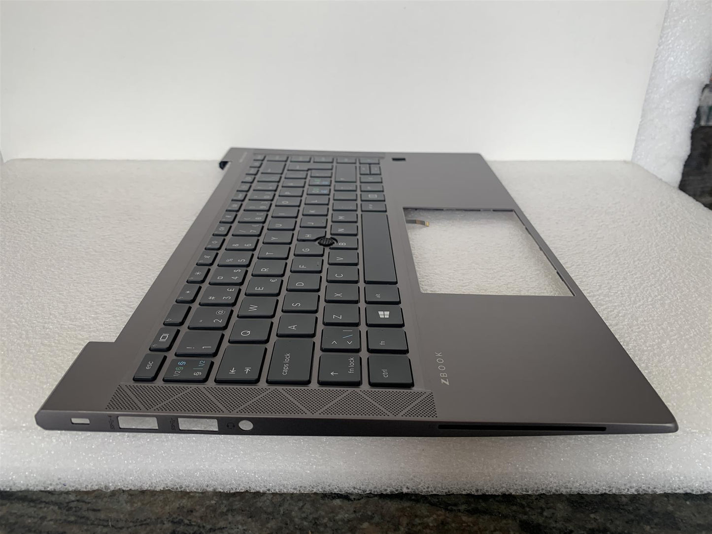 HP ZBook Firefly 14 G8 M07131-DH1 Danish Finnish Norwegian Keyboard Palmrest UMA