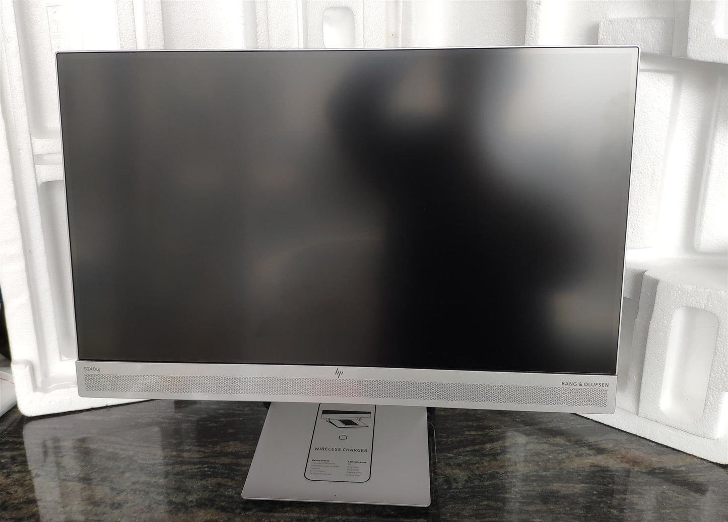 HP 845250-001 EliteDisplay S240uj 23.8 inch USB-C Wireless Charge Monitor Screen