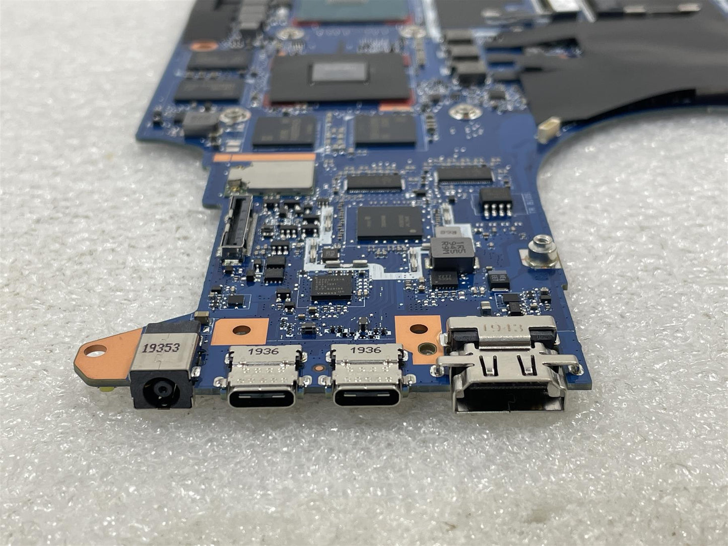 HP ZBook Studio x360 G5 L49204-001 Motherboard DSC Intel - We are sending L49202 with DSC P2000 4GB E-2176M