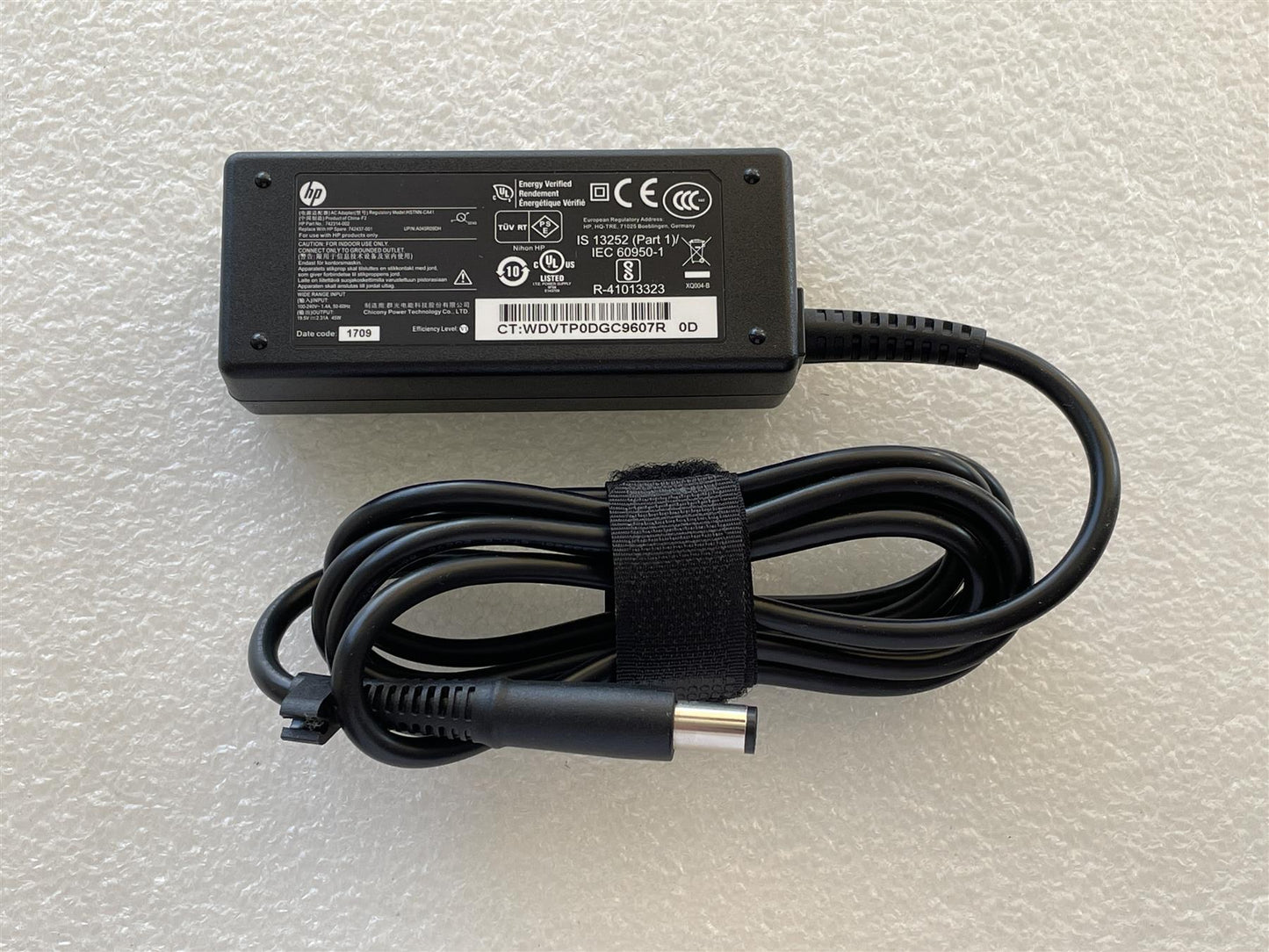 HP 742437-001 742314-002 19.5V 45W AC Power Charger Adapter HSTNN-CA41 NEW