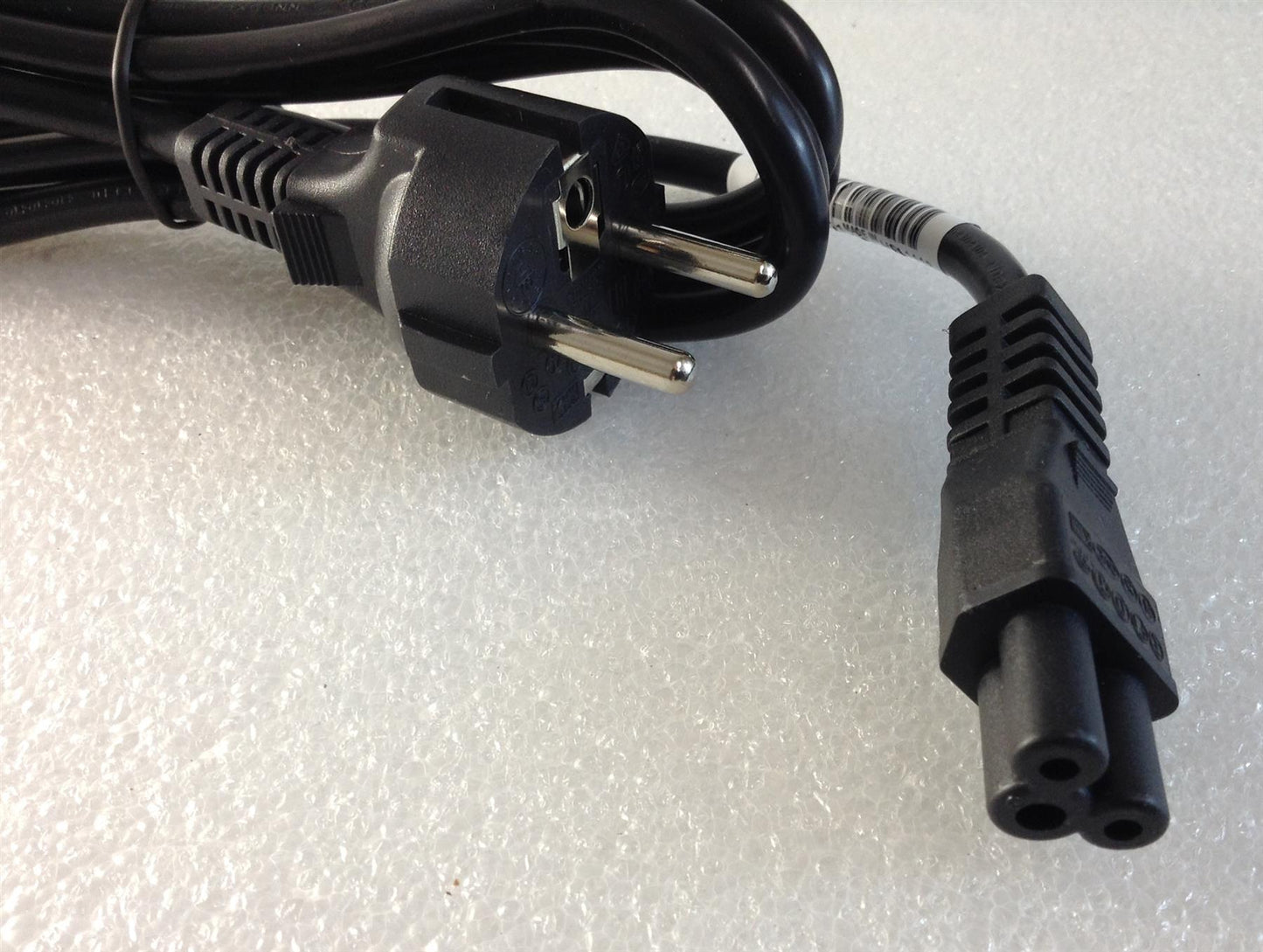 HP 213350-001 Power Cord EU HP 213350-001 Power Cord 3Pin 1.8M