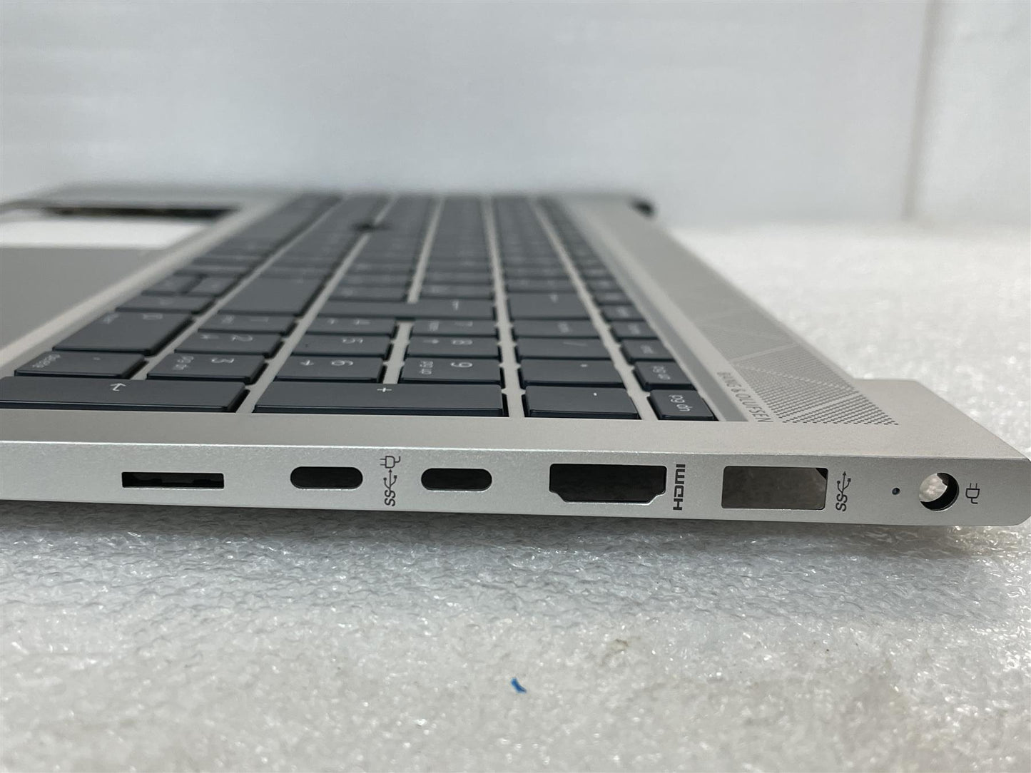 For HP EliteBook 855 G8 M53309-FL1 Czech Slovakia Palmrest Keyboard Top Cover - We are sending M53308-FL1