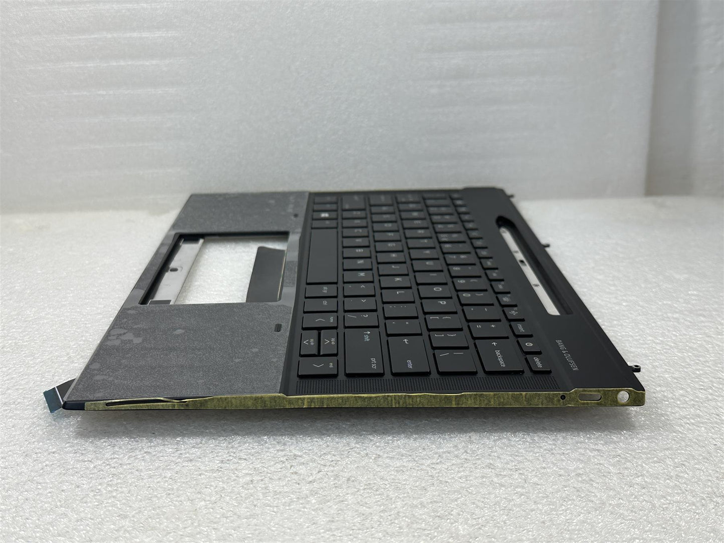 For HP Elite Folio 13.5 inch 2-in-1 M50327-B31 US int. English International also named dutch Layout Palmrest
