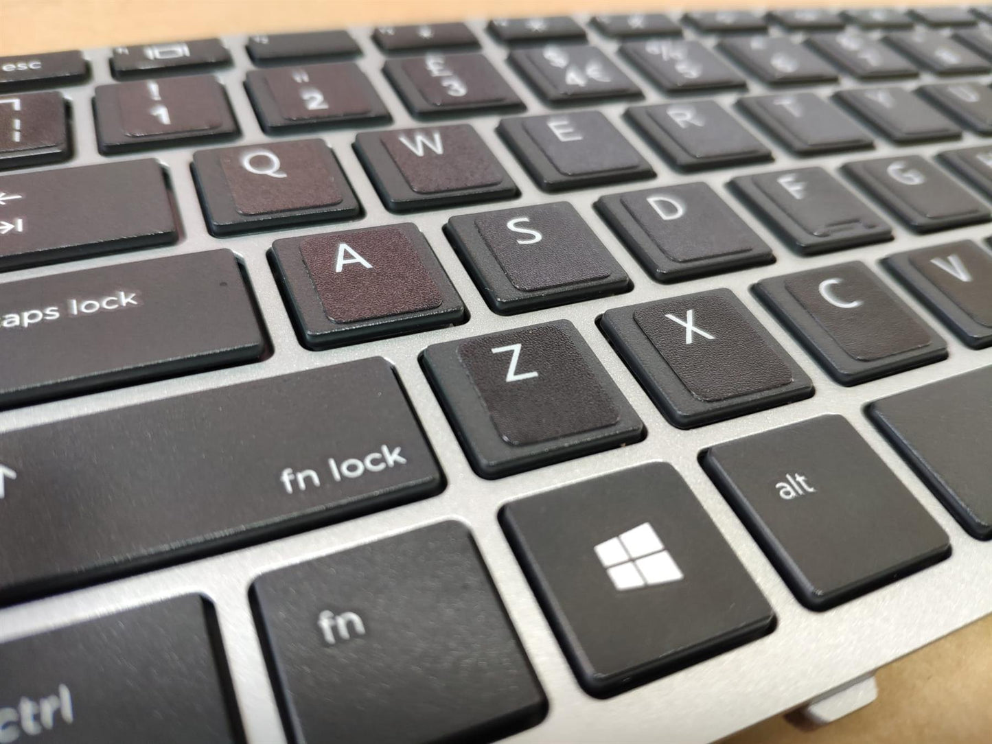 HP ProBook 640 645 G4 G5 L09547-031 English UK Keyboard England With Sticker HP ProBook 640 G4 G5 L09547-031 English Keyboard (Compatible with these L09546-031 backlit L09547-031 no backlit - L09546-031 )NEW