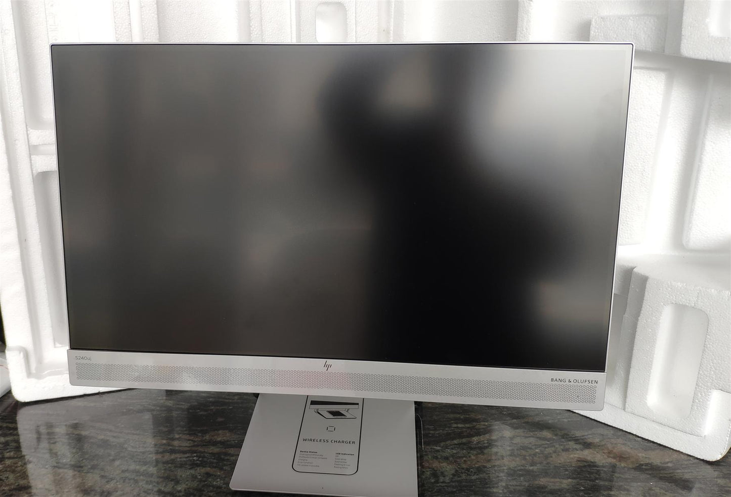 HP 845250-001 EliteDisplay S240uj 23.8 inch USB-C Wireless Charge Monitor Screen