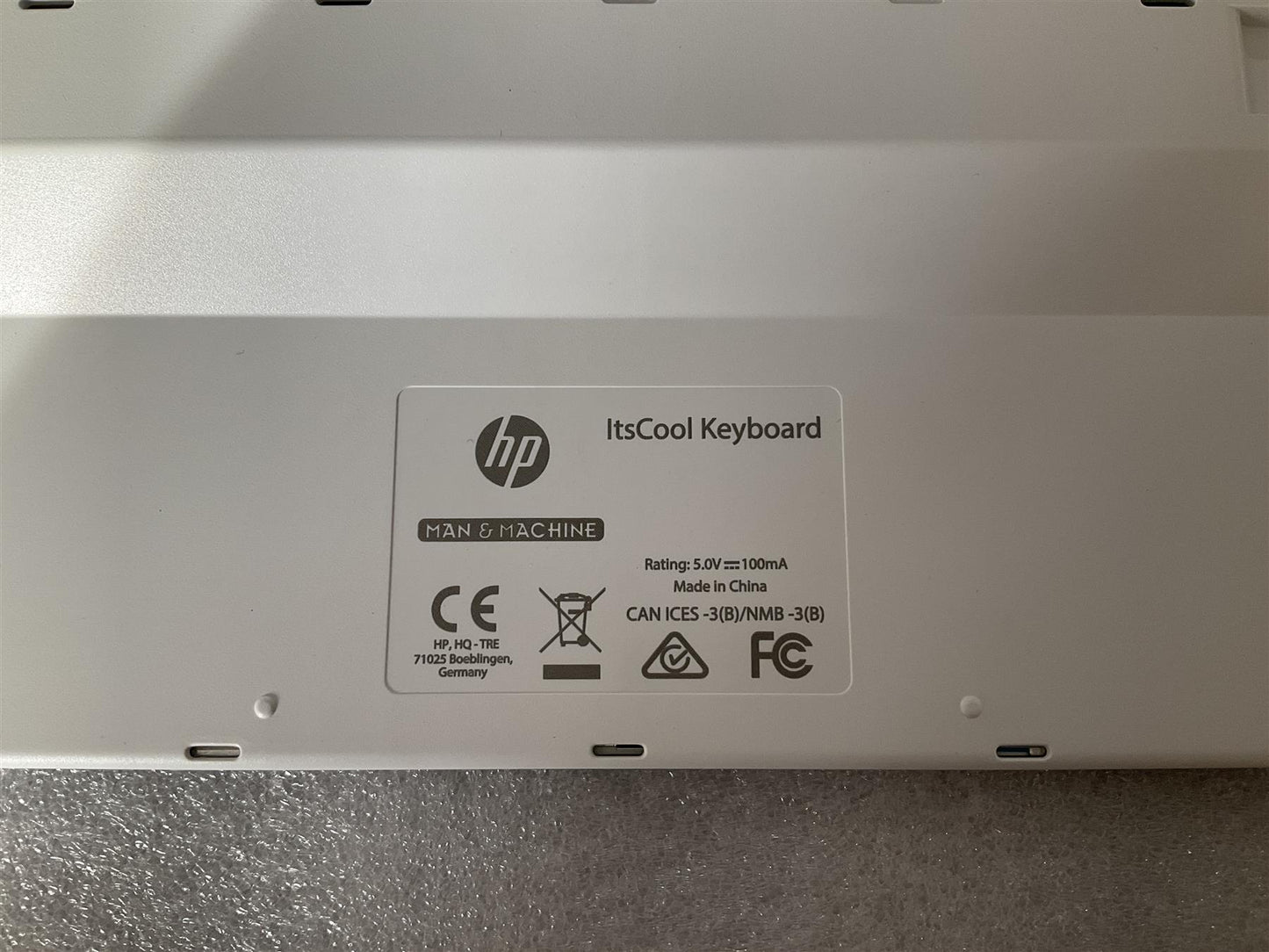 HP L28419-221 L28313-221 ItsCool White Keyboard Man & Machine USB Wireless Czech