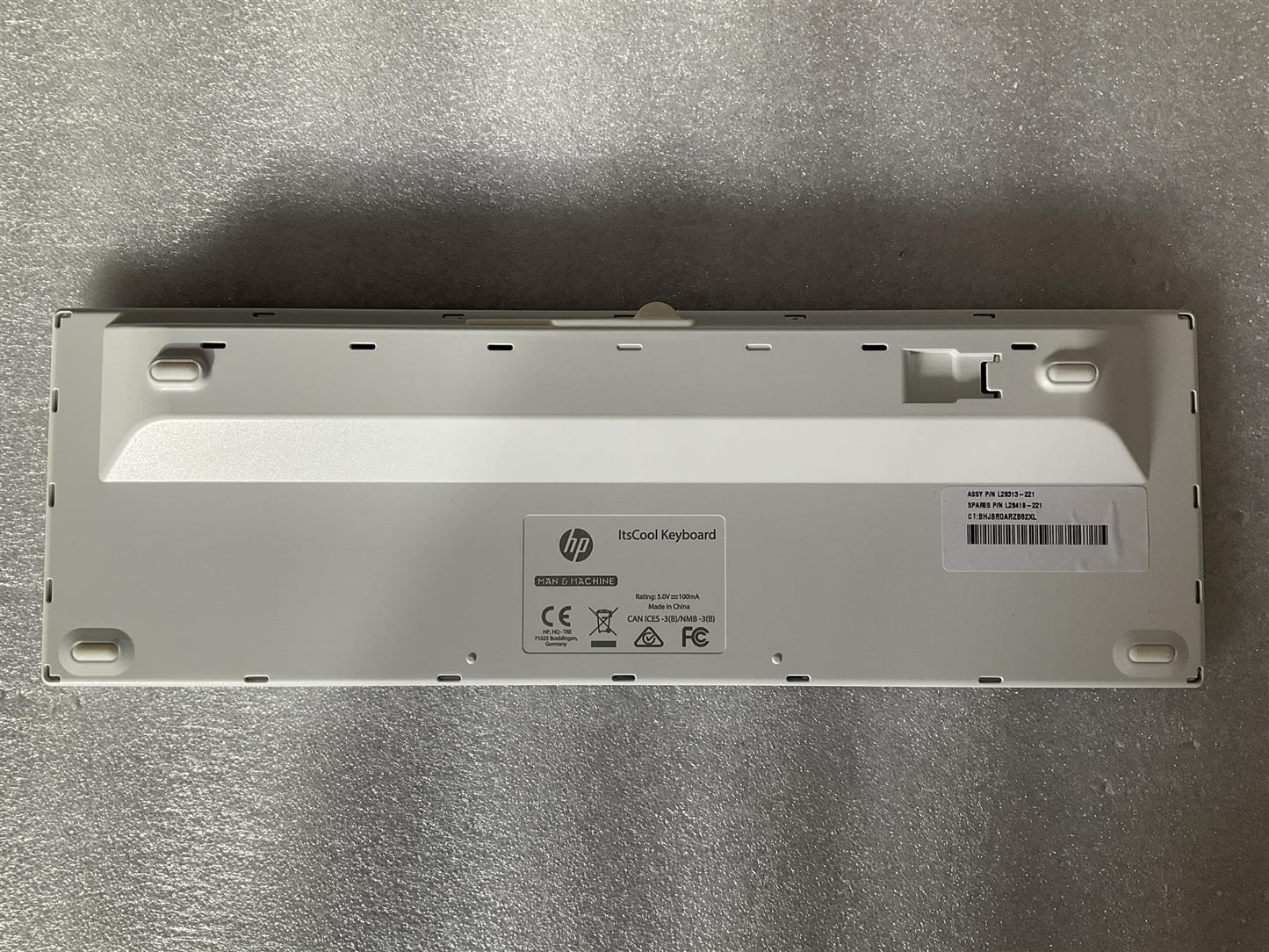 HP L28419-221 L28313-221 ItsCool White Keyboard Man & Machine USB Wireless Czech