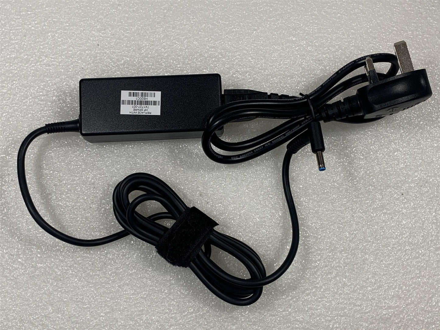 HP 250 G7 6MP37ES 741553-850 854054-002 841727 45W HSTNN-CA40 Power Adapter Adaptor Charger Smart AC power adapter (45 watt) - 4.5mm barrel co + Power cord - C5 connector, 1.0m long, STK Conv (Un