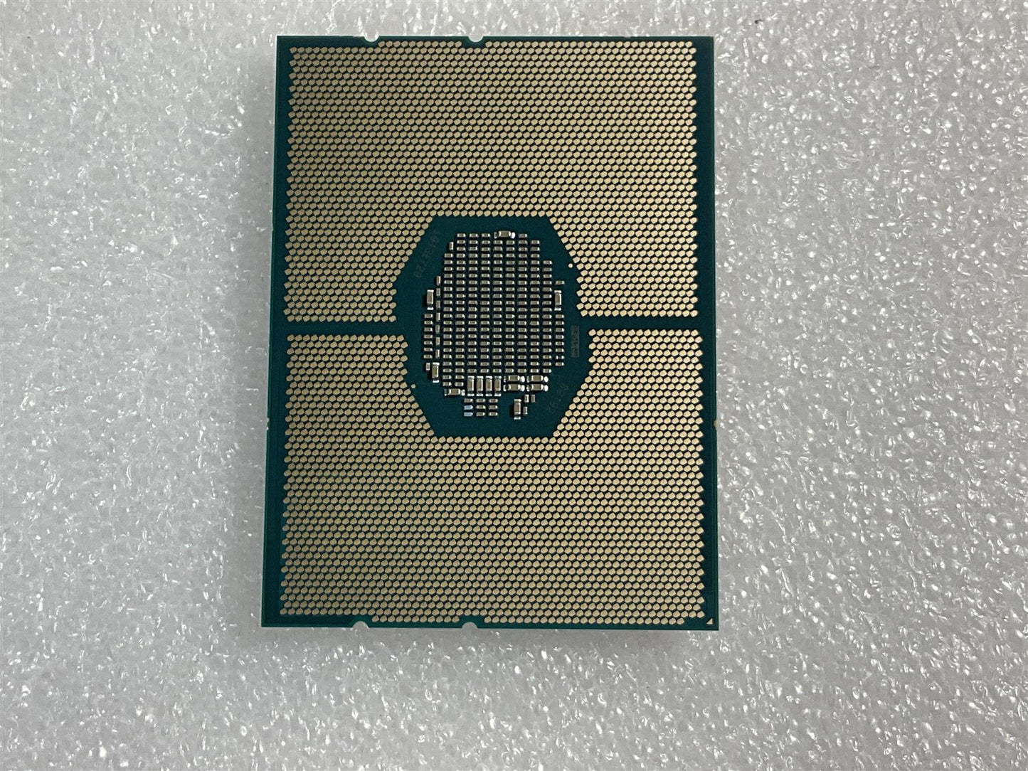 HP L09266-001 Intel Xeon Gold 6136 Processor CPU SR3B2 3.00GHz LGA3647 Socket