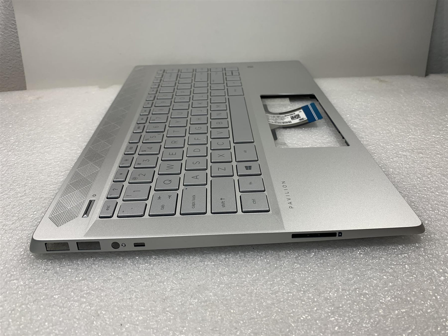 HP Pavilion 14-CE L26427-B31 L19194-B31 int. English International also named dutch US Keyboad Layout Palmrest