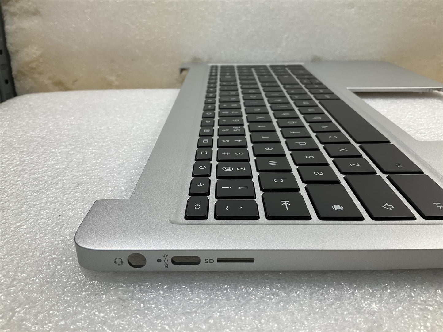 HP Chromebook 15A-NA N28067-B31 N24689-B31 US int. English International also named dutch Keyboard Palmrest