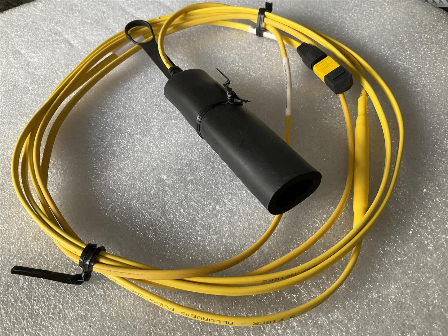 HP 802513-001 Brocade 57-1000310-01 4x16Gb 2km QSFP Transceiver Cable XBR-000255
