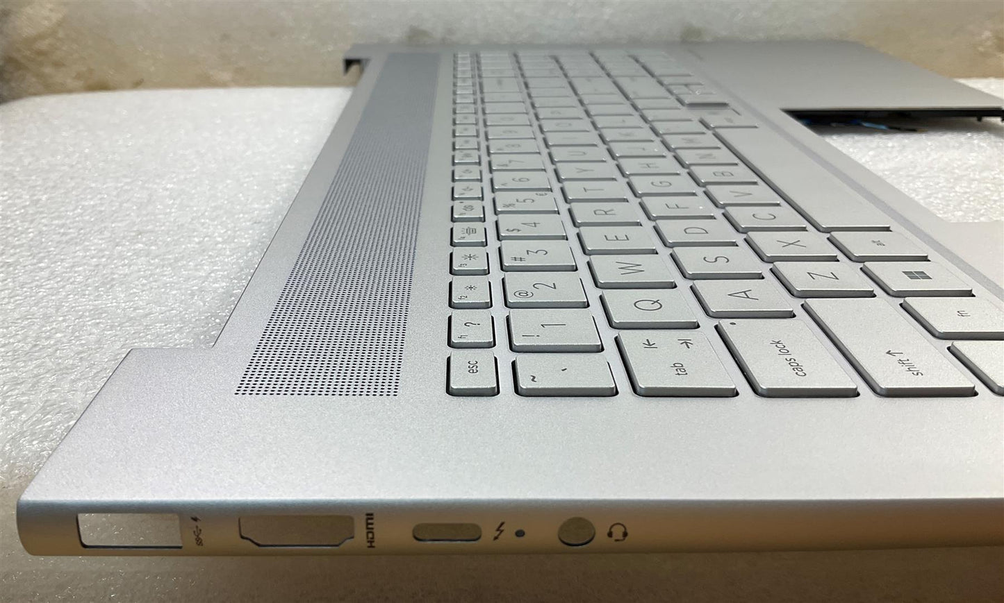 HP ENVY 17-CH 17-CK M51927-B31 M45795-B31 US int. English International also named dutch Keyboard Palmrest NEW