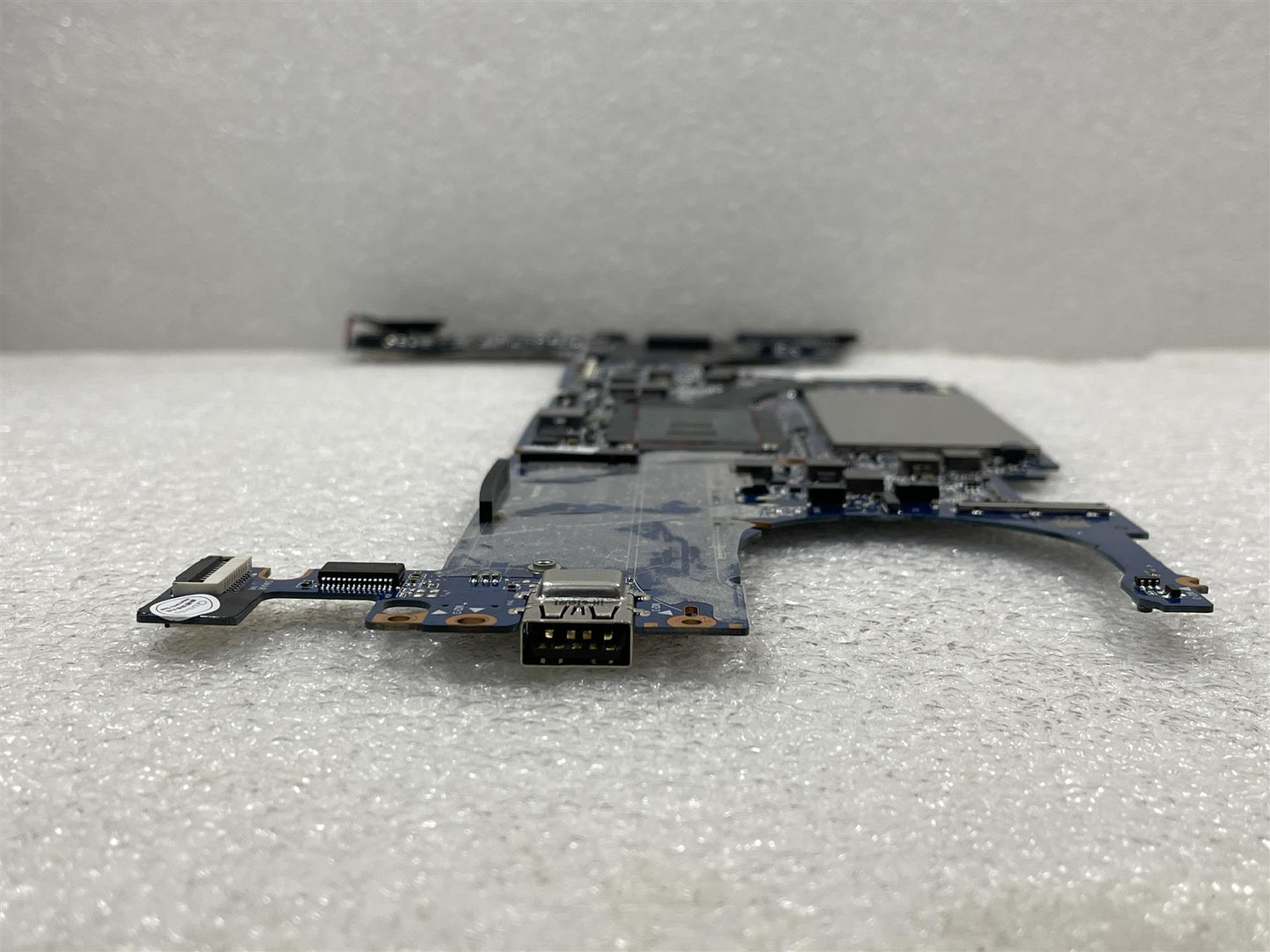 For HP EliteBook Folio 1040 G3 844415-001 - We are sending 903878 Motherboard