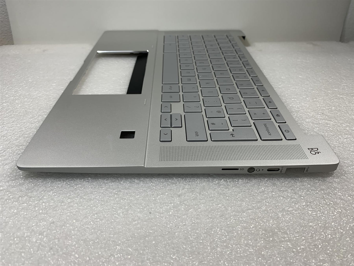 HP Pro c640 Chromebook M03454-031 English UK Keyboard England Palmrest Top Cover Top Case Silver Casing Cover BRAND NEW Original Genuine Product Also compatible with US English 001