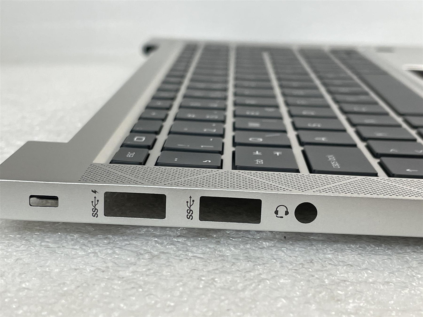 For HP EliteBook 835 G8 Slovenian M53846-BA1 Palmrest Keyboard Top Cover NEW - We are sending M53848-BA1