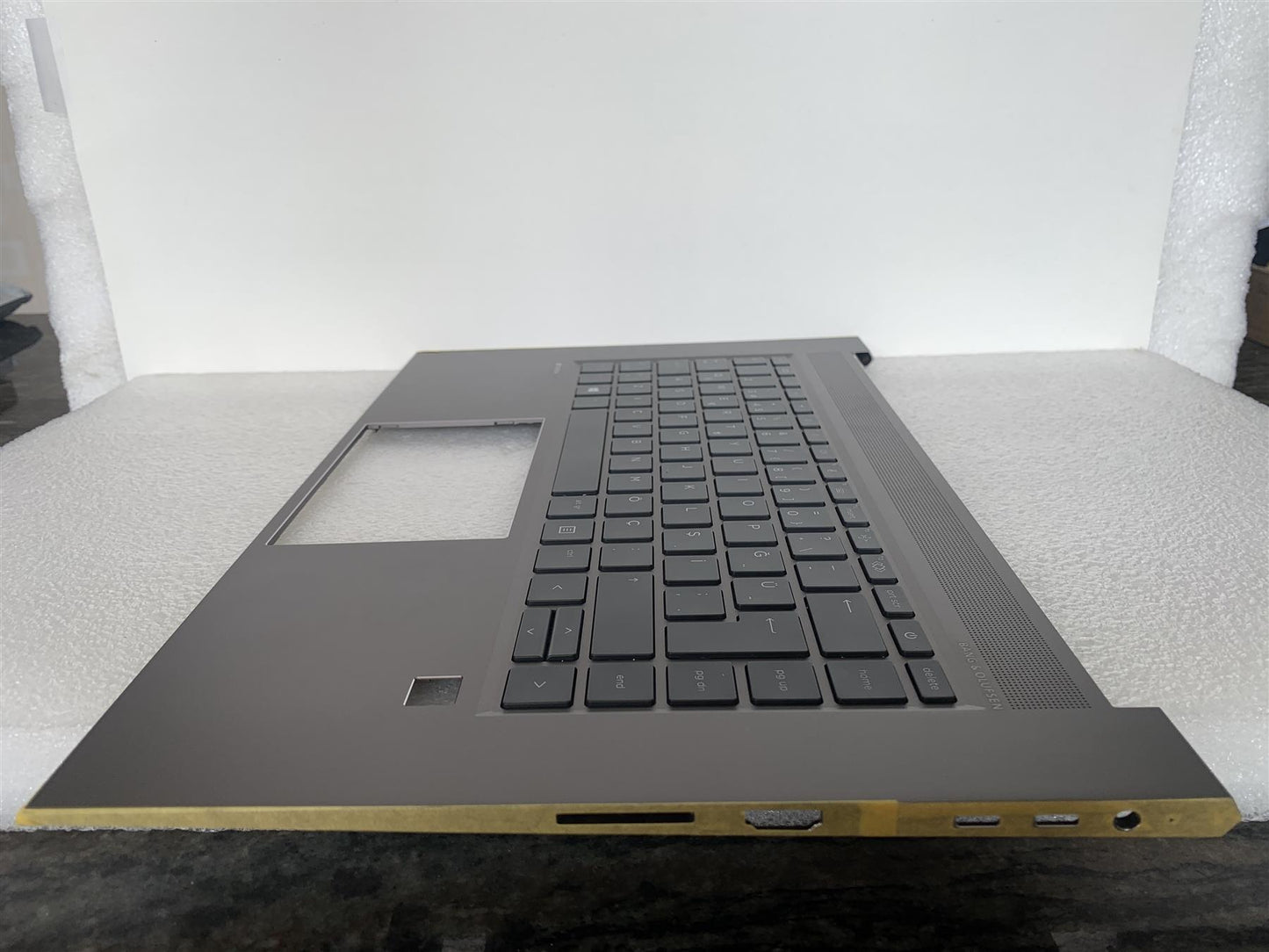 HP ZBook Studio G8 M14606-141 Turkey Turkish Keyboard Turkce Palmrest DSC NEW