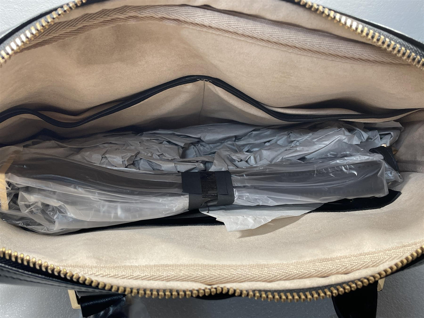HP 862463-001 2JB97AA Laptop Carrying Case Ladies 14 inch Leather Slim Top Load