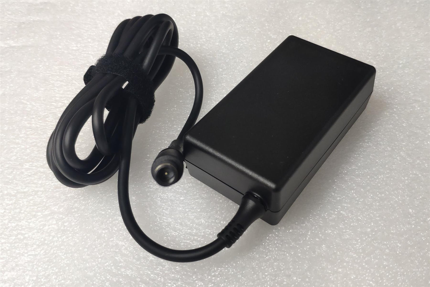 Genuine Original HP 65w PSU Power Adapter PSU Adapter L39752-001 L40094-001 Docking D9Y32AA D9Y32AA#ABU Laptop Monitor Docking Station TPN-LA16  65W  19.5v 3.33A 213351-008 HPI 3320 L39753-001 65W AC Adapter Barrel and pin Type