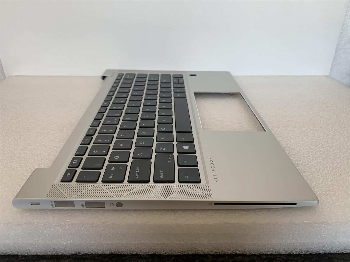 HP EliteBook 830 G7 M08700-B31 int. English International also named dutch US Keyboard Layout Palmrest NEW