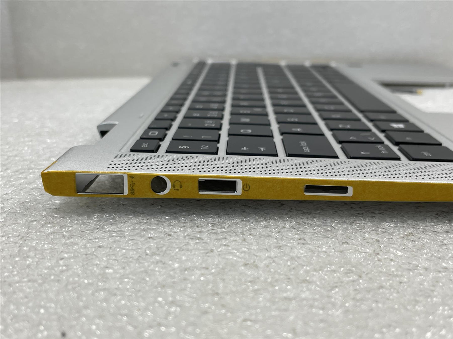 HP EliteBook x360 1030 G3 L31882-081 Danish Danca Palmrest Keyboard Top Cover