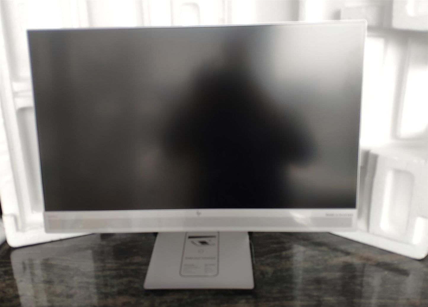 HP 845250-001 EliteDisplay S240uj 23.8 inch USB-C Wireless Charge Monitor Screen