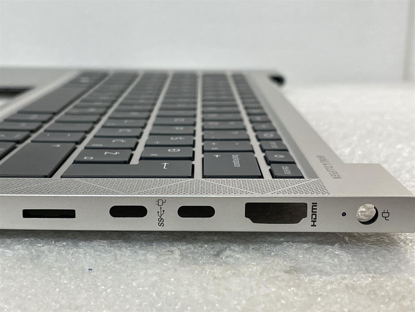For HP EliteBook 835 G8 Slovenian M53846-BA1 Palmrest Keyboard Top Cover NEW - We are sending M53848-BA1