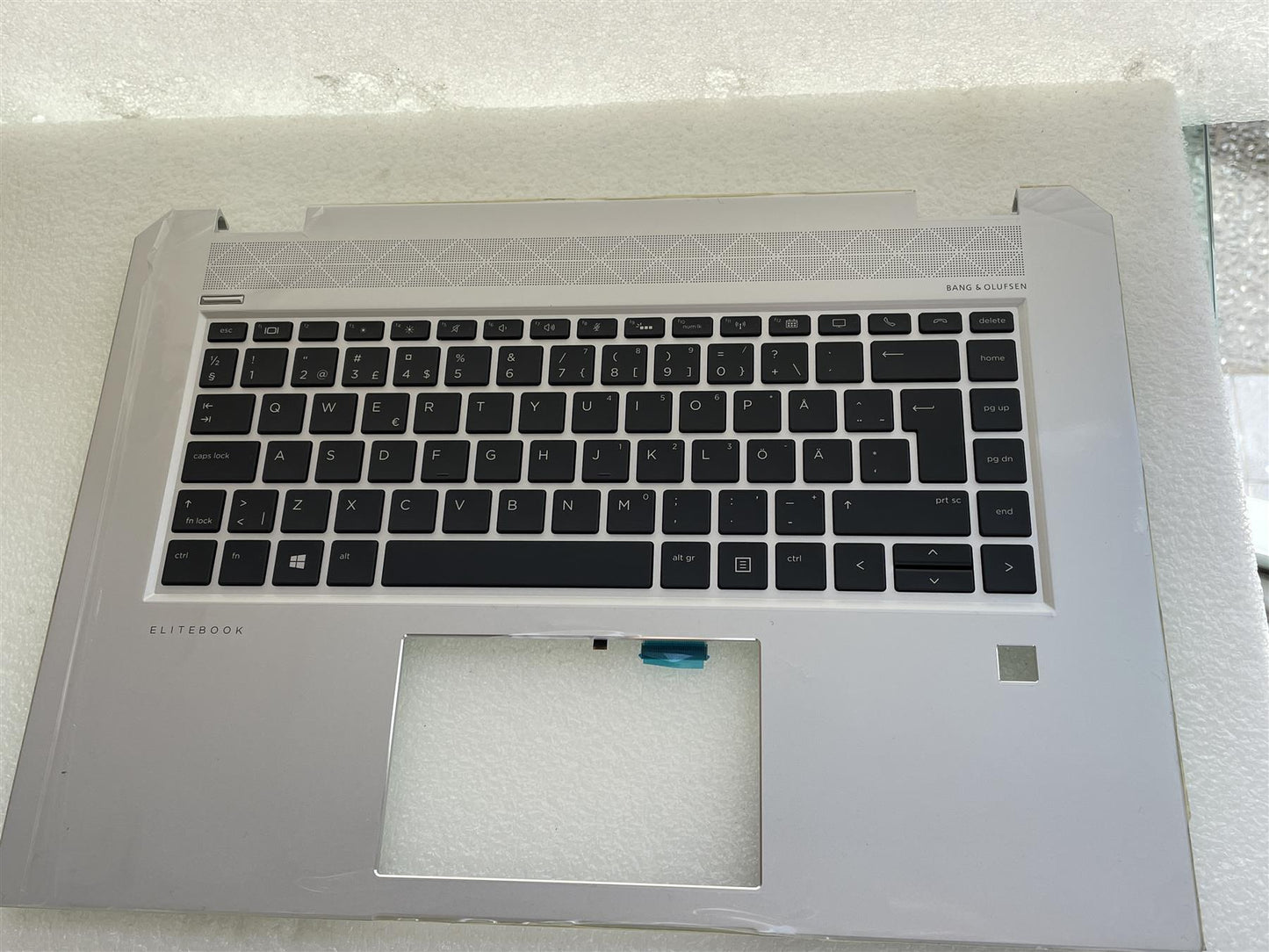 For HP EliteBook 1050 G1 L34212-B71  Keyboard Palmrest sweden Finland Genuine