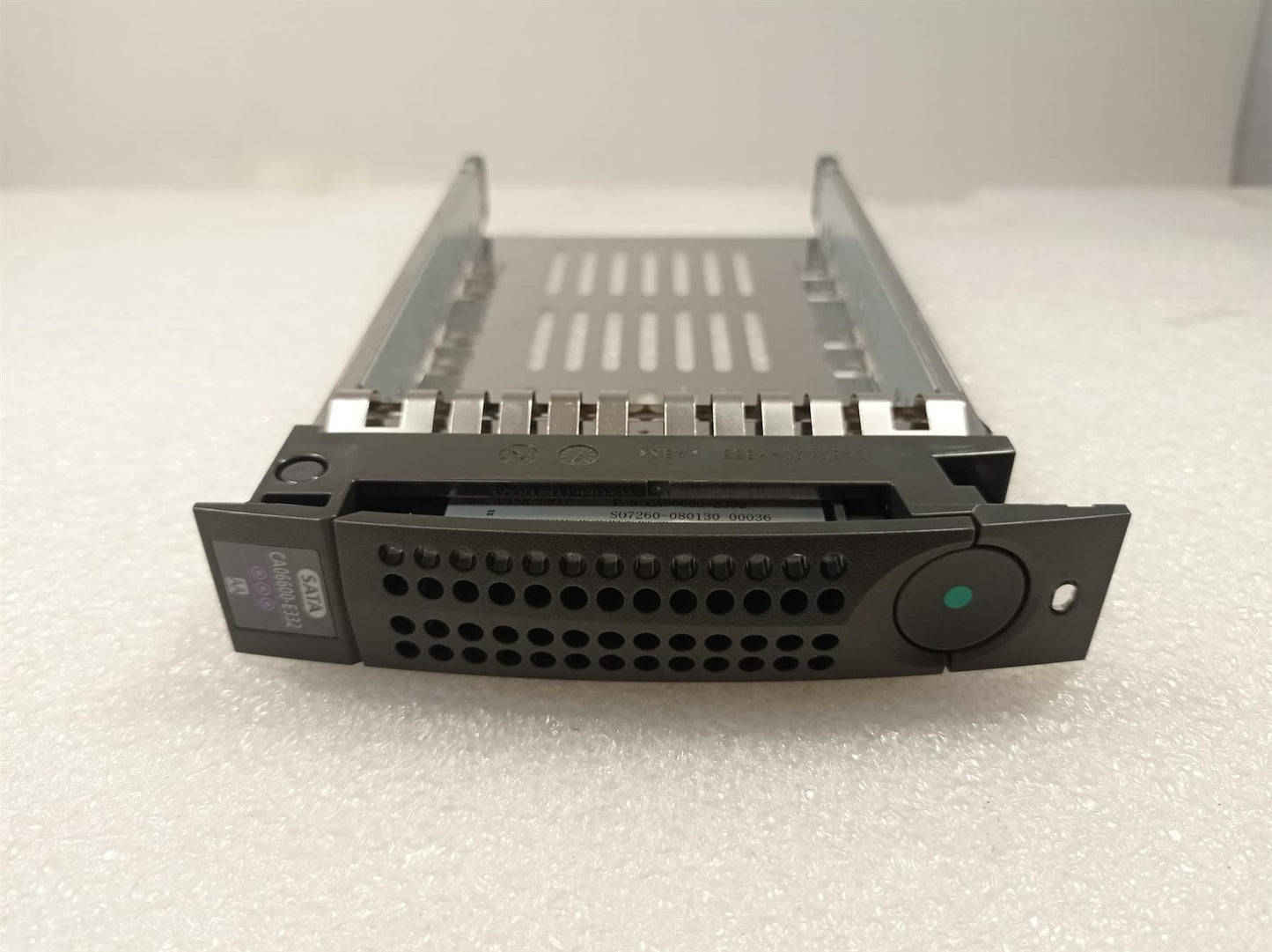 Server Caddy for 3.5 inch SATA Hot Plug HDD Hard Disk Drive to SCSI CA06600-E332