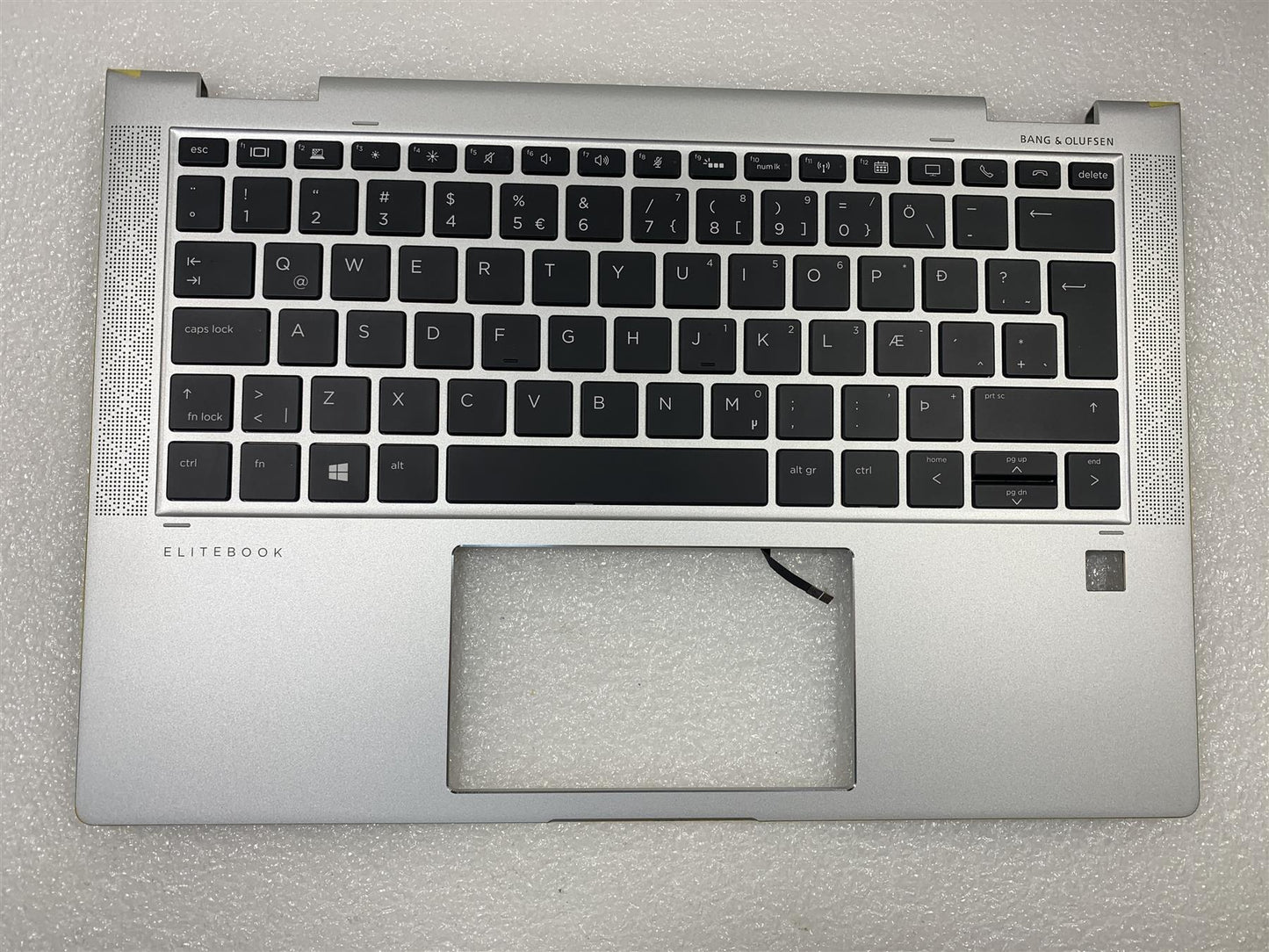 HP EliteBook x360 1030 G3 G4 L70777-DD1 also sending L70776-DD1 L70776-DD1 Icelandic Keyboard Palmrest Iceland NEW