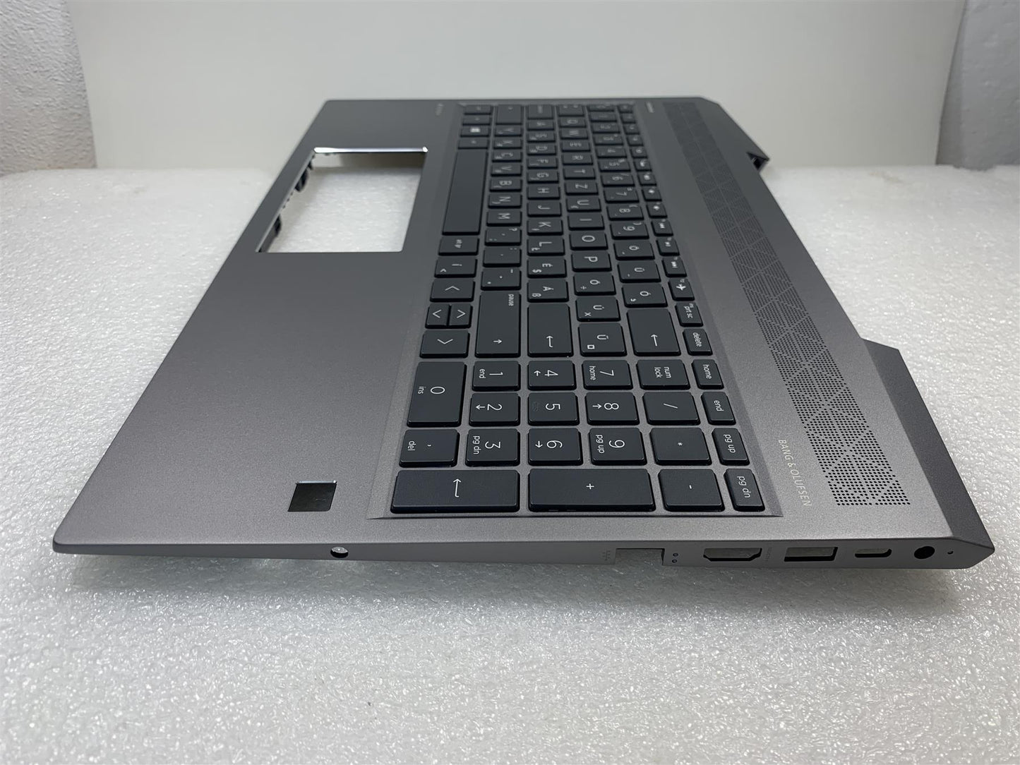 HP ZBook 15v G5 L25111-211 Magyar Hungarian Keyboard Palmrest Hungary Top Cover