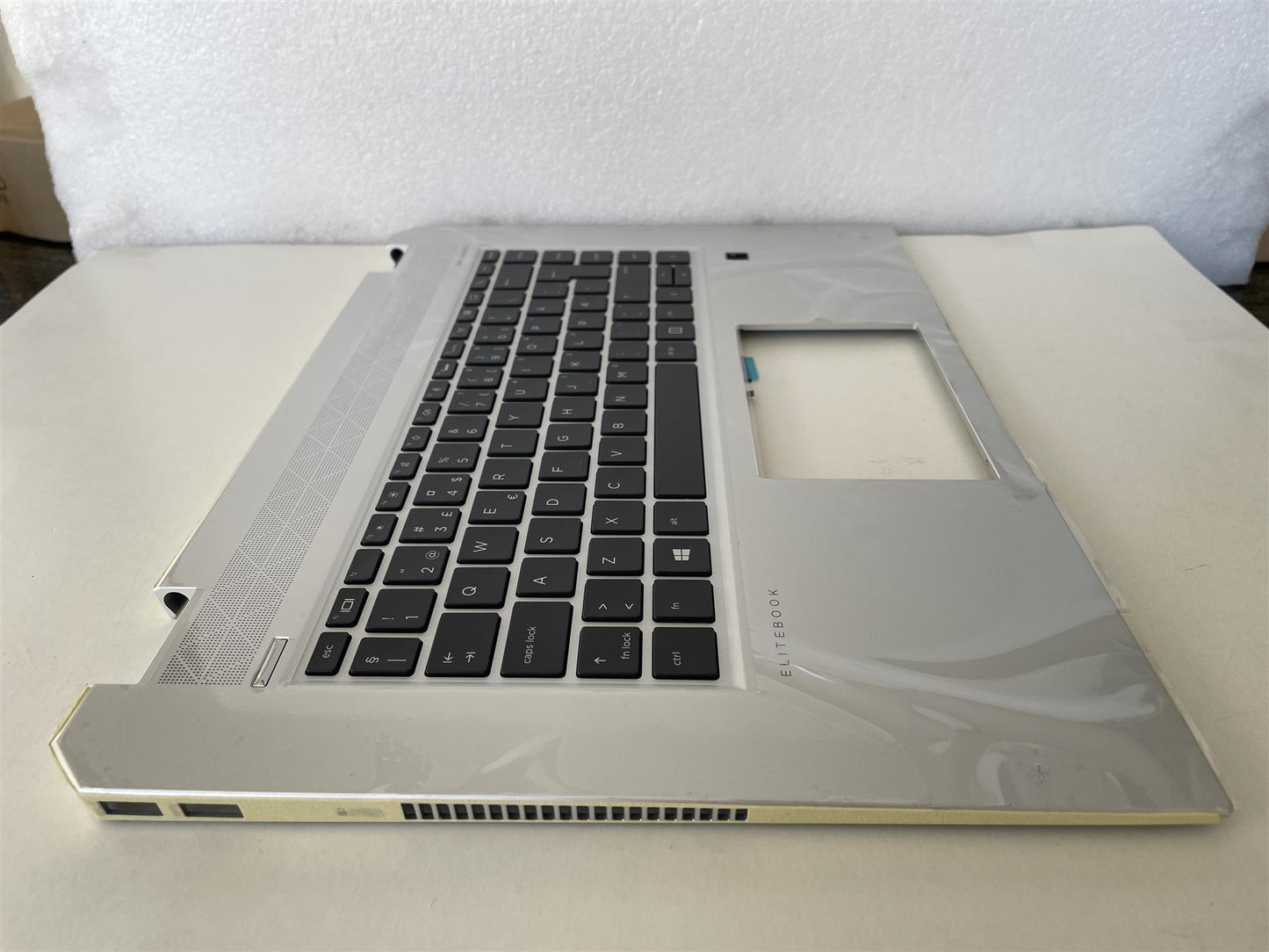 HP EliteBook 1050 G1 Keyboard L34212-091 Palmrest TOP COVER CP BL NORWAY