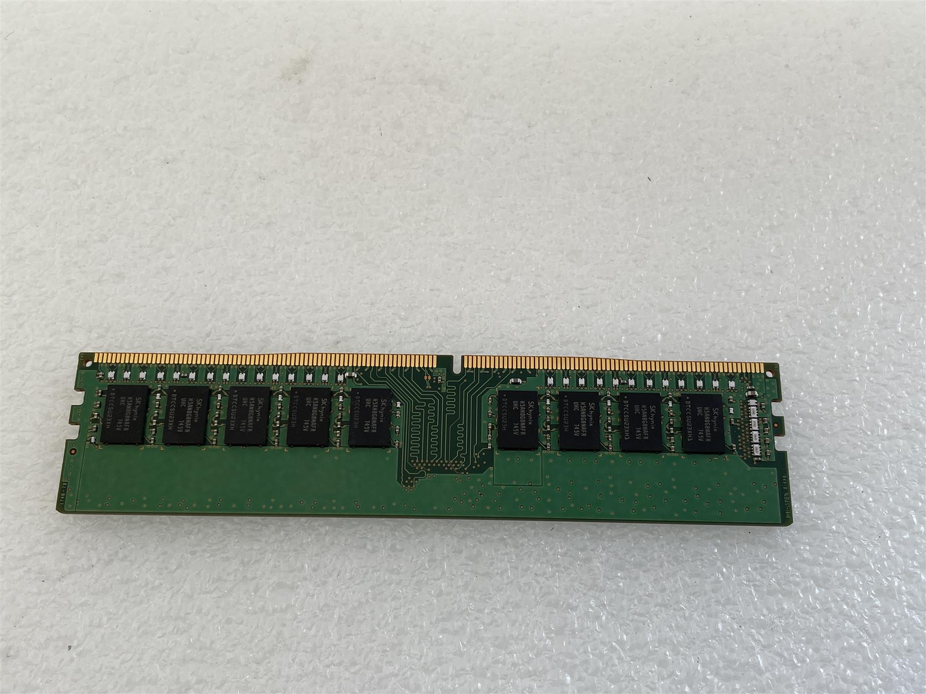 4GB Hynix RAM DDR4 PC4-2400T 288pin DIMM HMA851U6AFR6N-UH Per PC Desktop (Usato Testato)